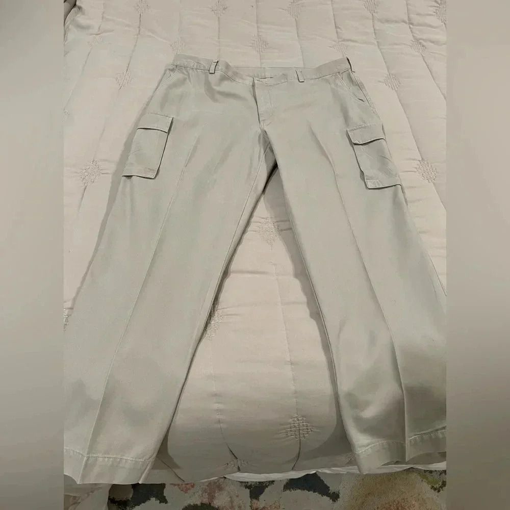 Jos A Banks cargo pants. Great condition​